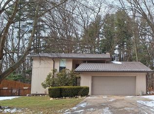 1005 Player Dr, Goshen, IN 46528