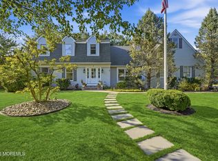 9 Lakeview Drive, Tinton Falls, NJ 07712