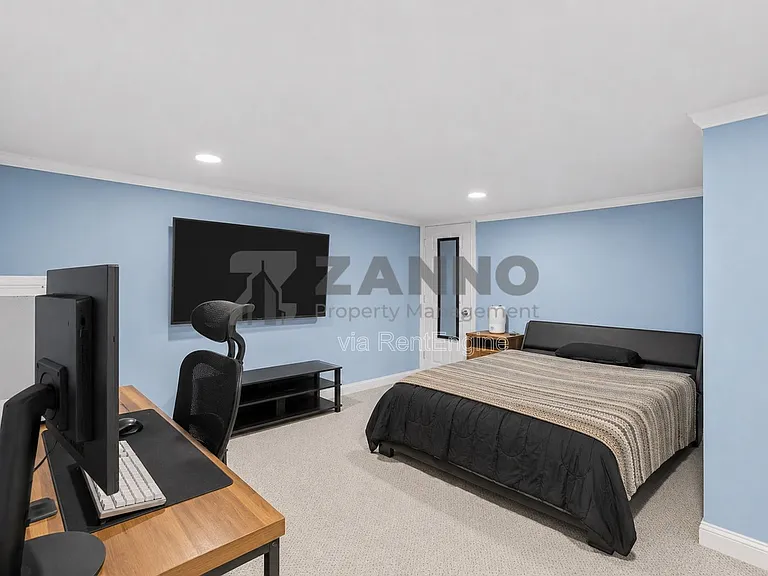 498 Park Ave — Photo 12