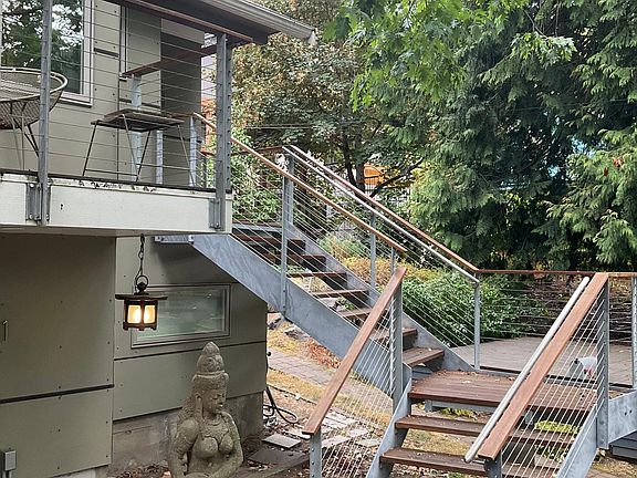 4th image of 931 22nd Ave