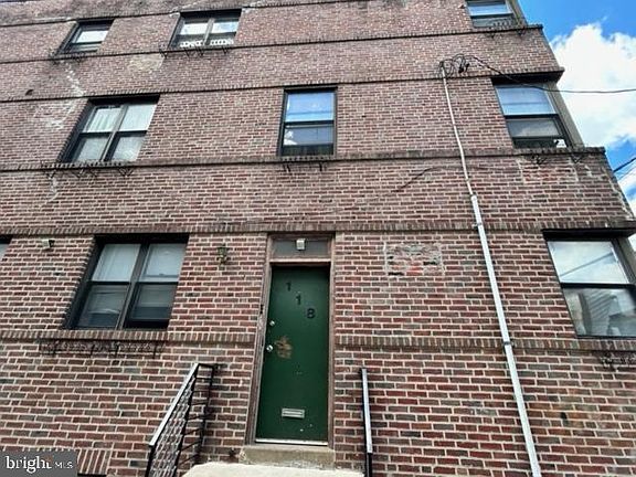 2nd image of 118 W Girard Ave