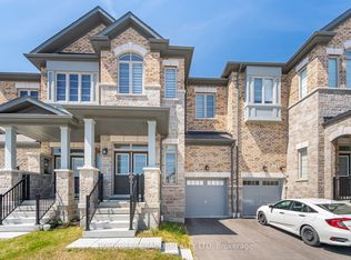 10 Van Wart St, Whitby, ON L1P 0P8