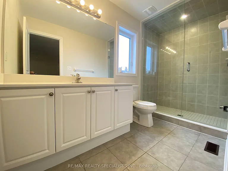 17 Oriole Cres — Photo 19