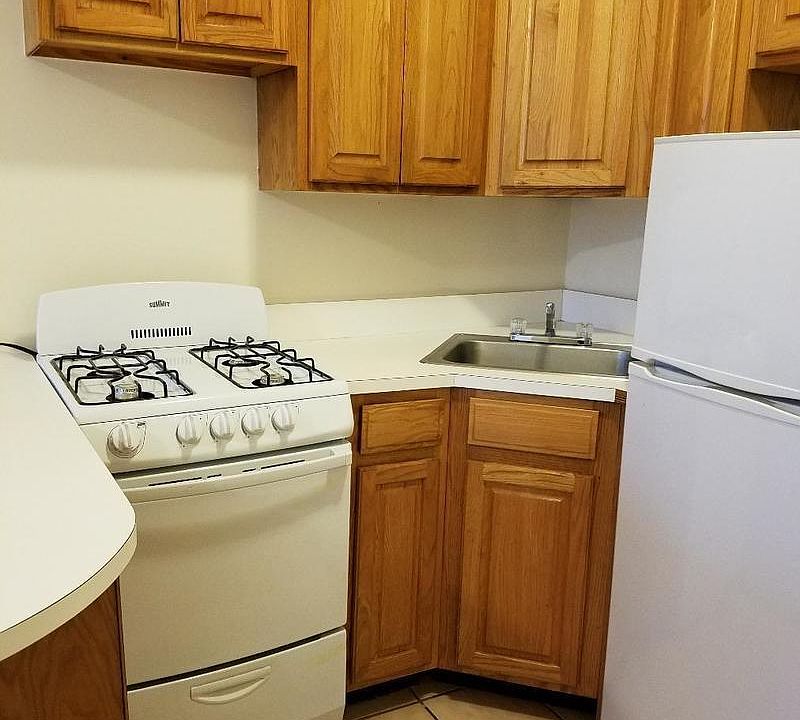 2nd image of 327 E 75th St APT 8