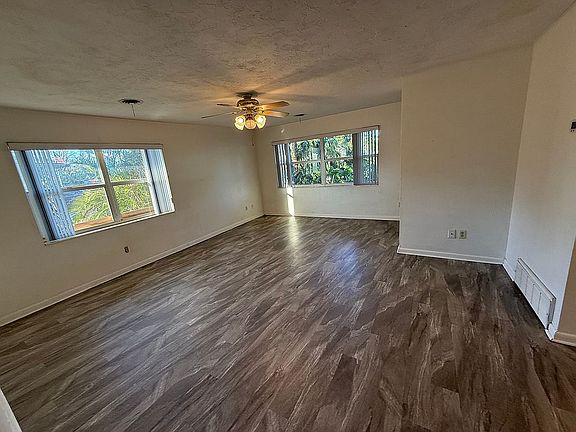 5th image of 1408 W 37th Street Ct