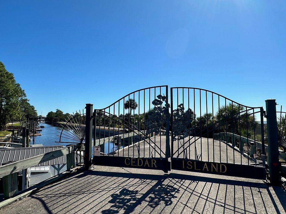 1st image of 6 Cedar Island Way