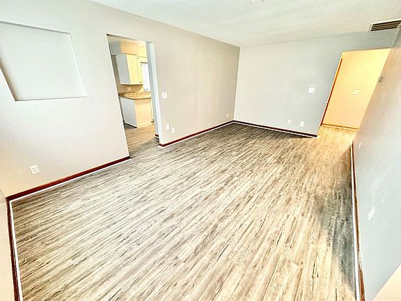 4th image of 148 Murray Dr