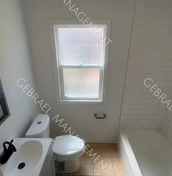 17690 Hoover — Photo 11