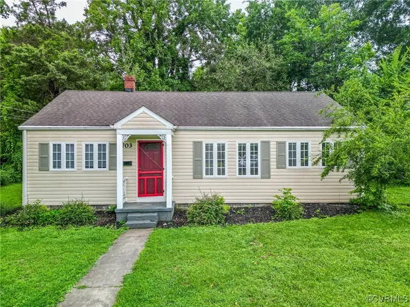 703 Irving St, Farmville, VA 23901