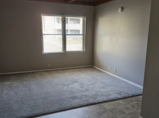 1330 F St #8, Lincoln, NE 68508