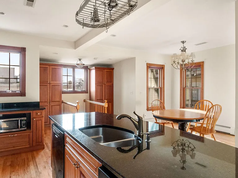 485 E 6th St #2 — Photo 3