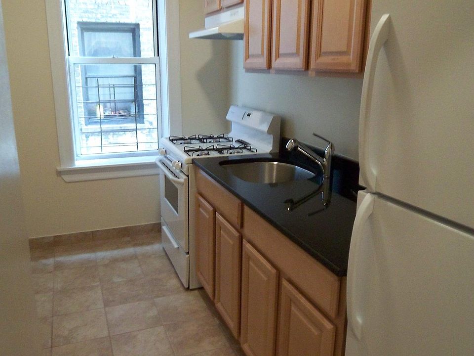 2nd image of 1724 University Ave #2H
