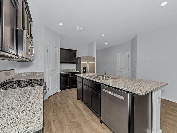 5th image of 6341 Blacksmith Ave