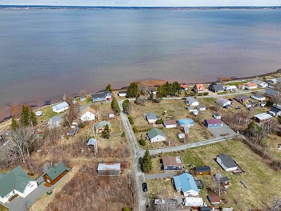 4th image of 60 Jackson Point Rd