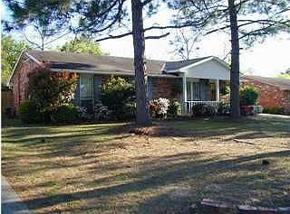 1st image of 636 Groveland Dr