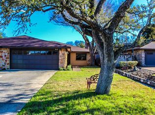 365 Englewood Dr, Kerrville, TX 78028