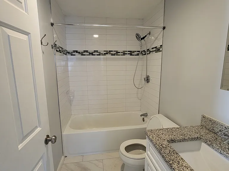 7 Gibbs St #7 — Photo 8