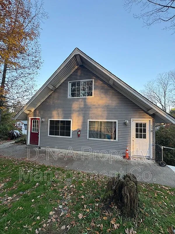 Studio, 1.0 bath, 222 sqft, $750 — Photo 1