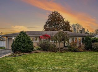 20 Harwick Cres, Ottawa, ON K2H 6R1