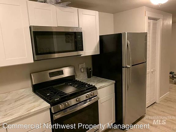 2nd image of 425 N 11 E #2