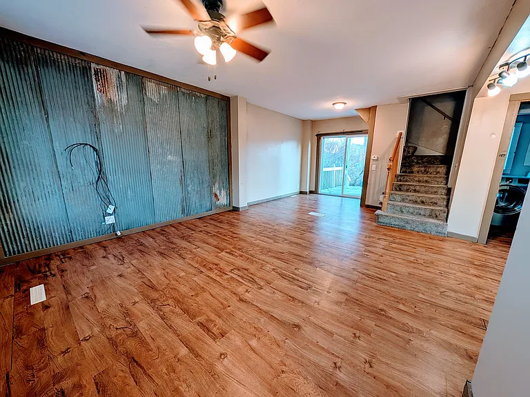 304 Oak Ave SW — Photo 8