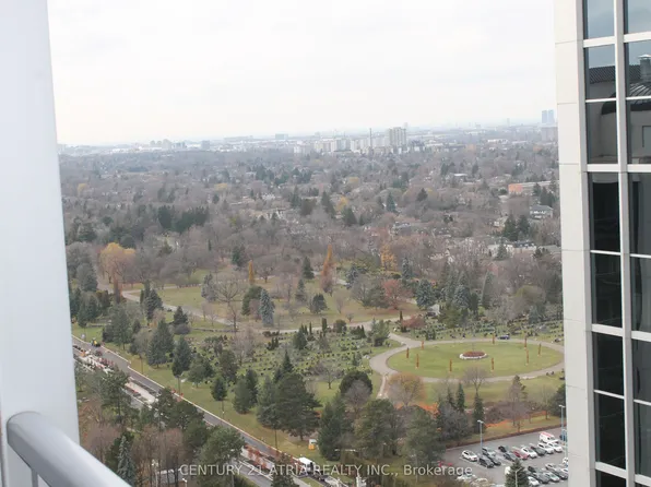 4978 Yonge St, Toronto, ON