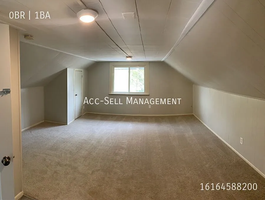 Building Photo - 1625 Belden Ave SW #2