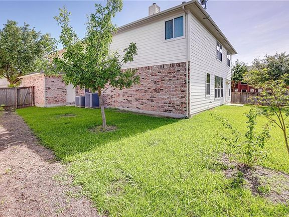 5th image of 702 Green Vista Ct