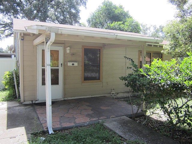 1st image of 2707 N 32nd St