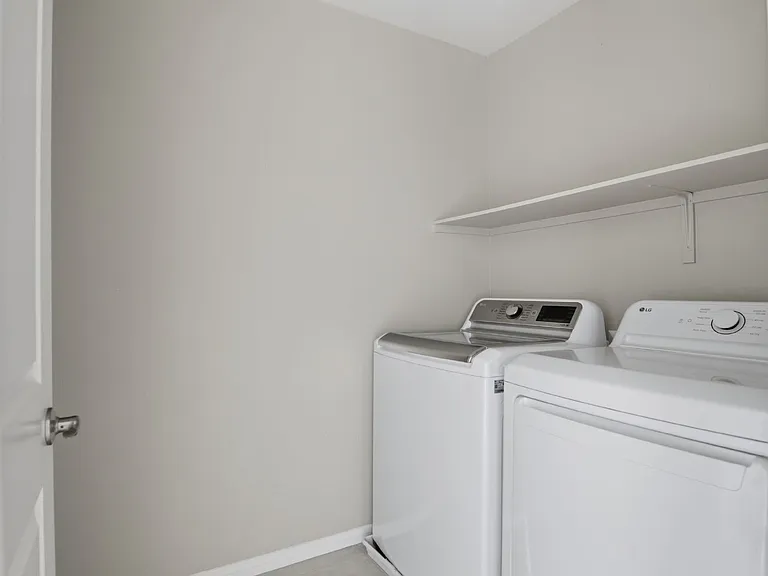 3158 Molinos Dr — Photo 35