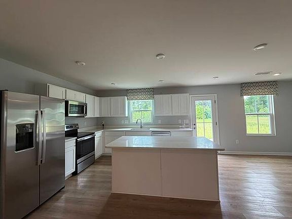 3rd image of 205 Tormore Dr #Dc8vhs