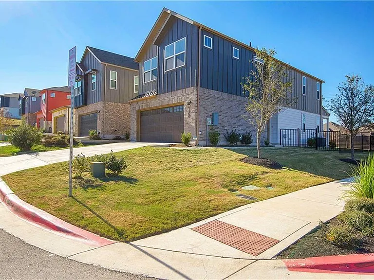 7500 Burnham Pl — Photo 2