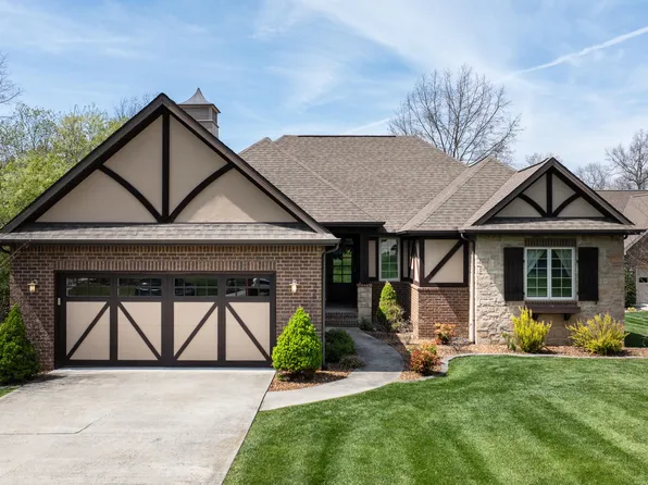 299 E Deer Creek Dr, Crossville, TN 38571