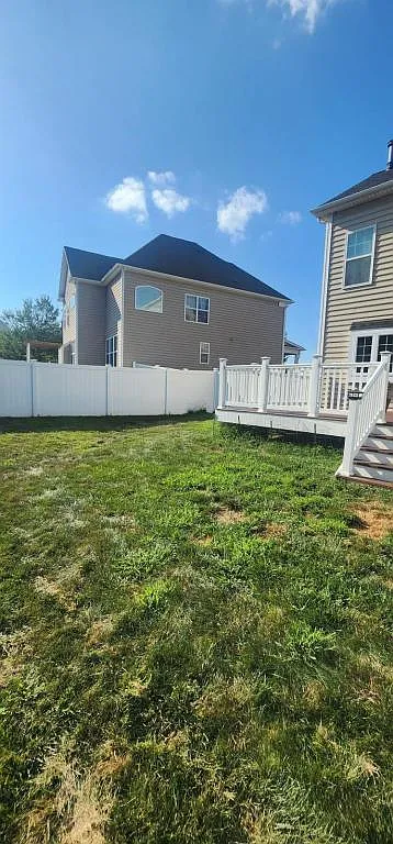 10 Columbia Way — Photo 3