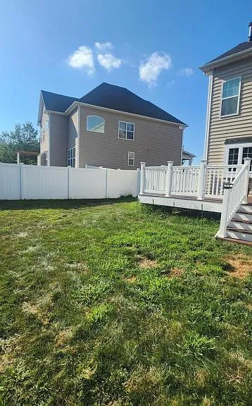 10 Columbia Way — Photo 3