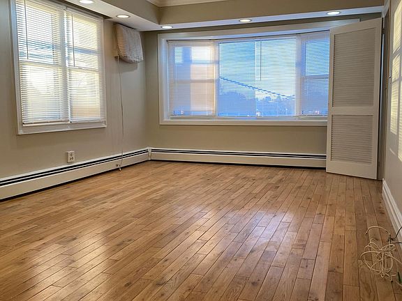 3rd image of 2980 Bruckner Blvd #1