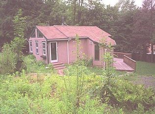 24 Poplar Dr, Sandy Hook, CT 06482