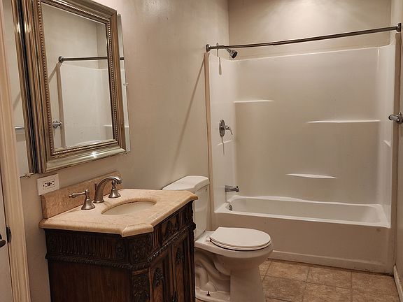 3rd image of 2600 Countiss Dr APT 4