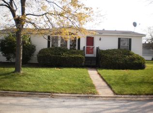 40 Sandpiper Ln, Beecher, IL 60401