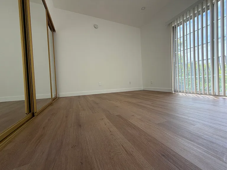 923 S Shenandoah St #4 — Photo 11
