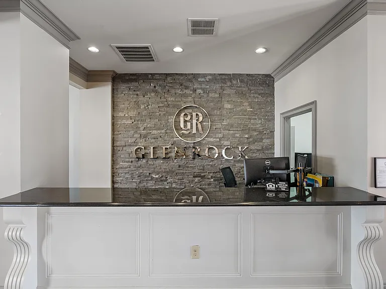 Glenrock Apartments — Photo 10