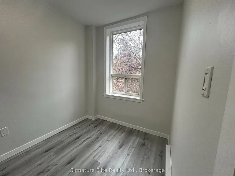 372 Darling St #4 — Photo 6