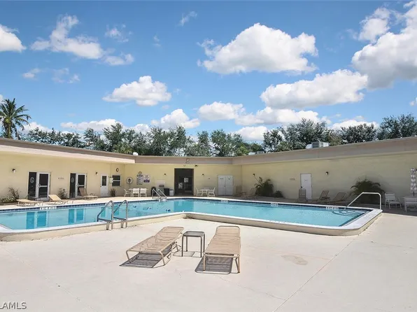 2079 Barkeley Ln APT 14, Fort Myers, FL 33907