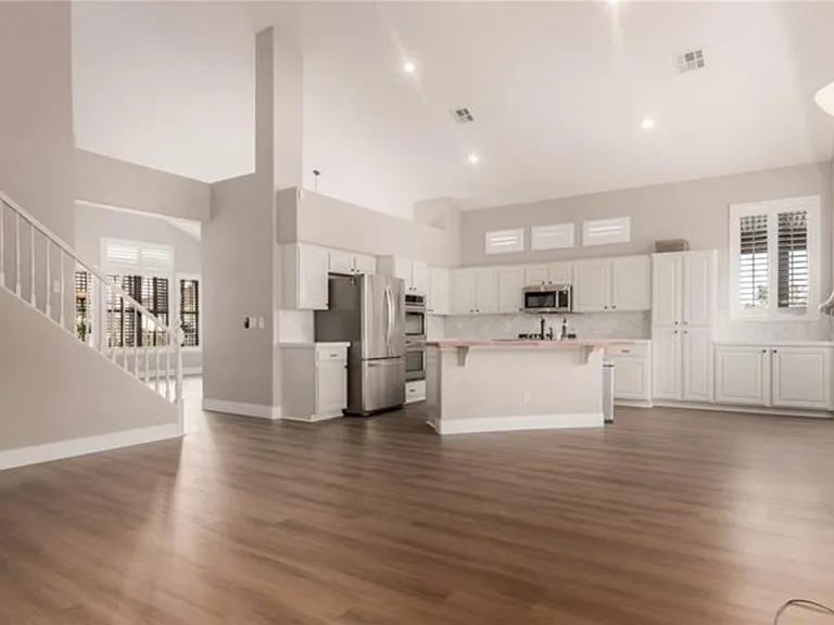 264 Pointe Ranier Ave — Photo 5