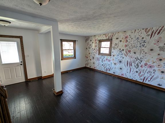 Living Room, Pic 1