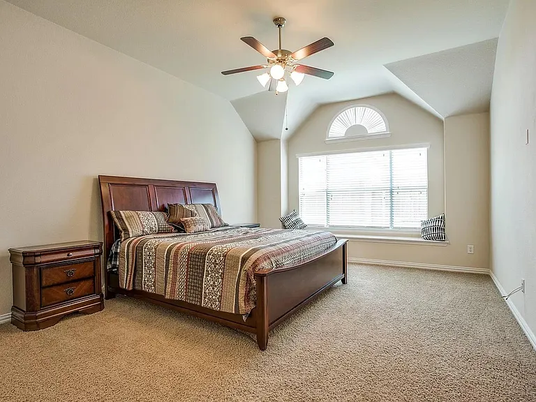 7772 Ivanhoe Dr — Photo 18