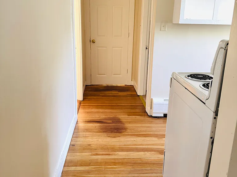 164 Main St #B — Photo 6