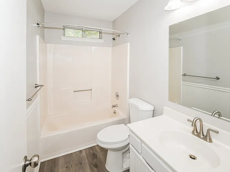 100 Bath Cir — Photo 13