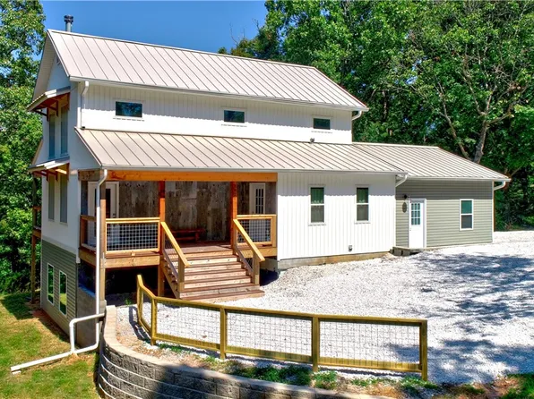 9921 Gramling Rd, Rogers, AR 72756