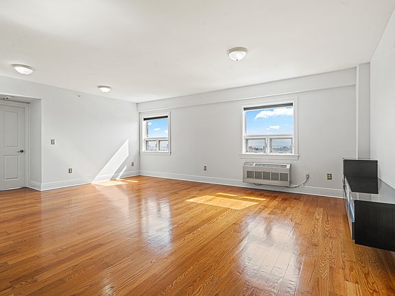4th image of 809-815 22nd St #1308